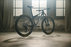 Bicicleta BH MTB Lynsx SLS 9.9 SRAM XX 12V. H. Rockshox Sid (Negra-Azul)