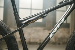 Bicicleta BH MTB Lynsx SLS 9.9 SRAM XX 12V. H. Rockshox Sid (Negra-Azul)