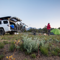 Rack Trasero para 2 bicis NV 2.0 Kuat gris metálico naranja