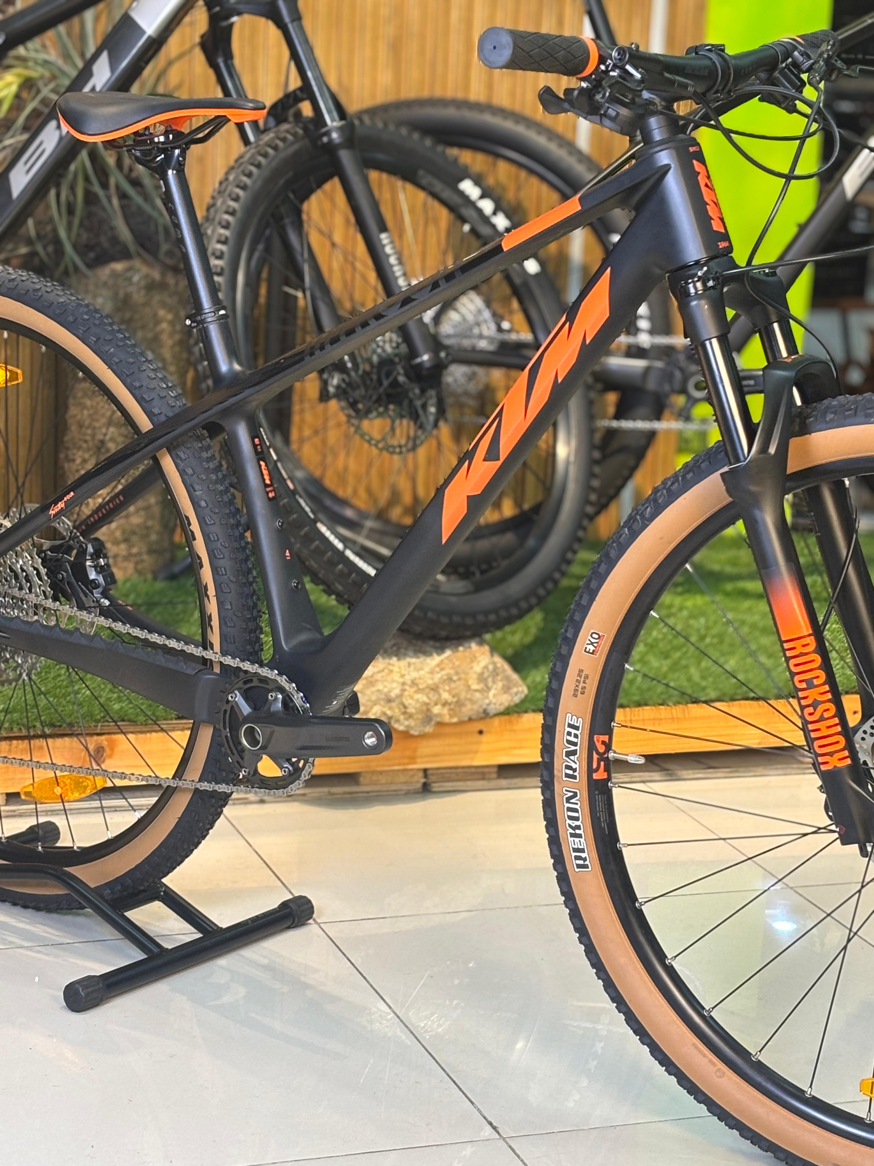 Bicicleta MTB KTM Myroon comp 12v. H. Rockshox Judy 29er