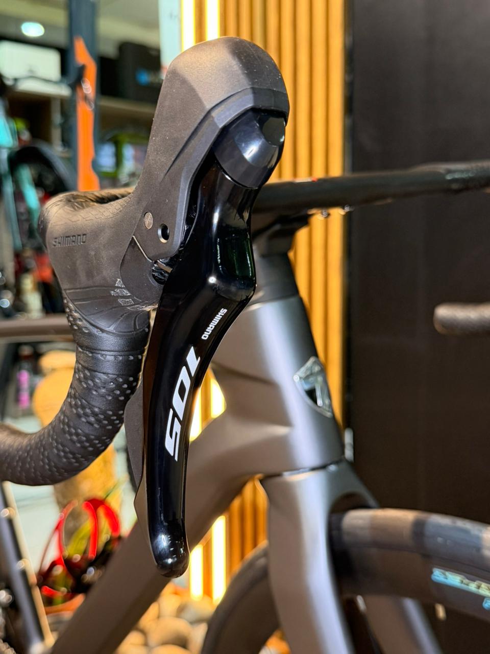 Bicicleta Twitter Cyclone PRO Carbon Shimano 105 12V.