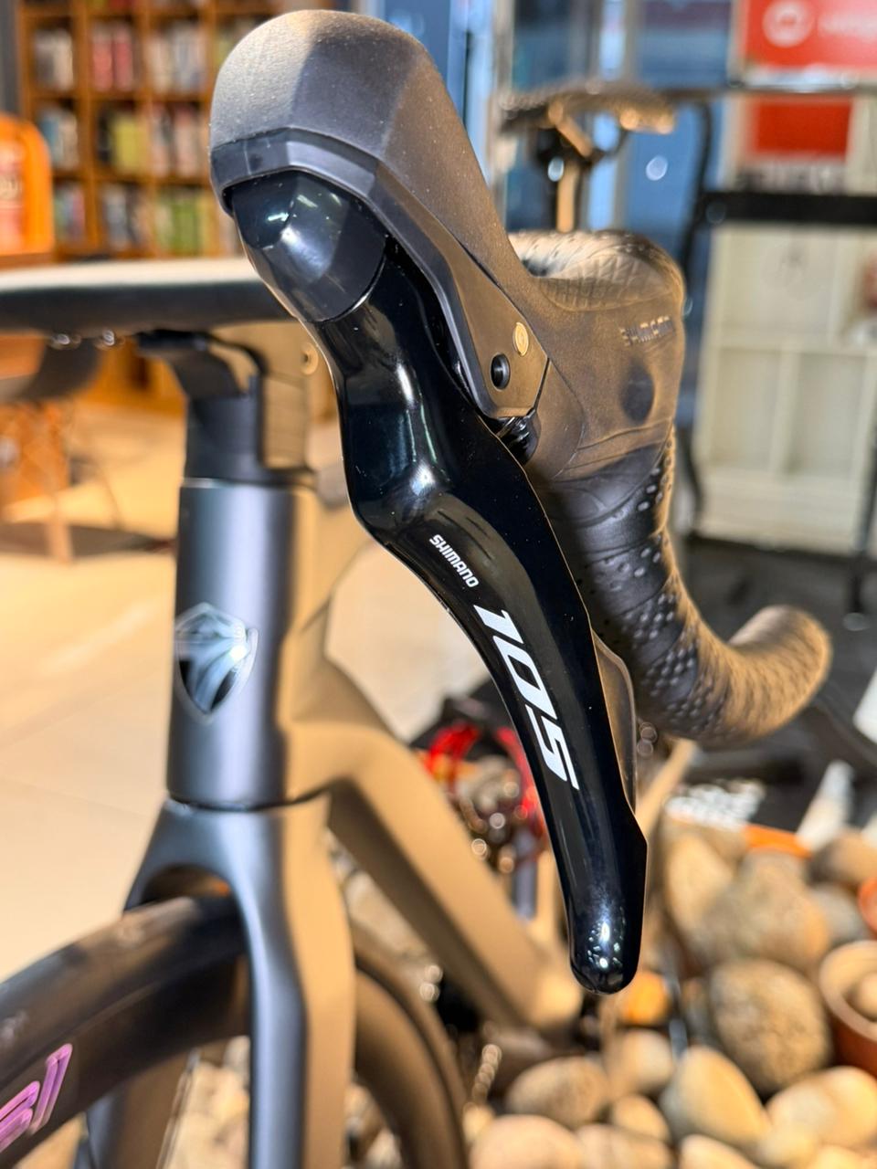 Bicicleta Twitter Cyclone PRO Carbon Shimano 105 12V.