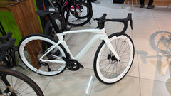 Bicicleta Twitter Cyclone PRO Carbon Shimano 105 12V.